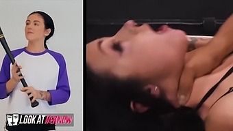 Rosalyn Sphinx把ricky Johnson的大鸡巴放进她的嘴里和阴道里