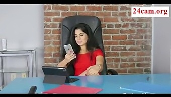 Nadia Ali和一位年长的绅士的感性邂逅
