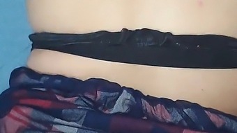 他用我的清洁服务来支配我,让我为他口交
