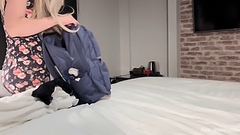拉丁裔继母和她的继子在旅馆房间里的禁忌遭遇
