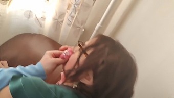 激烈的情侣探索与俄罗斯成熟女人的性欲