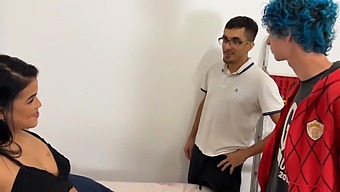 我联系了他们,让他们上网,结果和两个人发生了性关系(1)