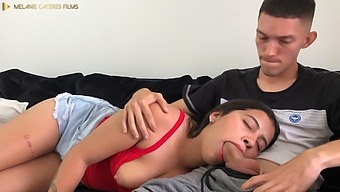 继妹的高清大屁股和嘴巴服务