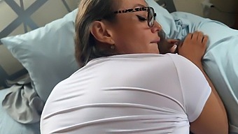 熟女曼迪·沃特斯接受了斯科特·斯塔克的肛交艺术教育