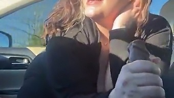 意大利种马与自然金发女郎的口交快感
